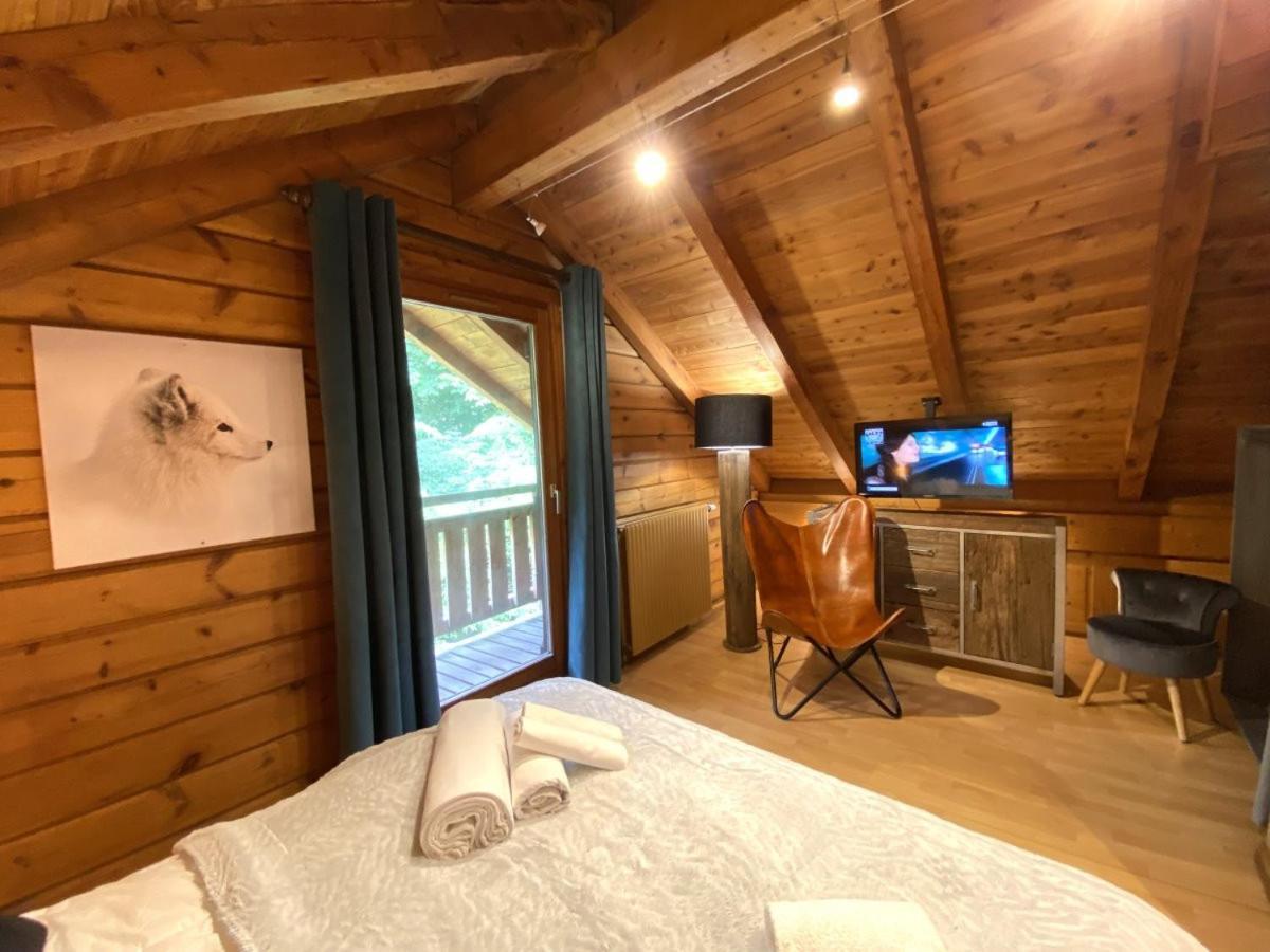 Le Renard Chalet En Bois Ла Брес Екстериор снимка