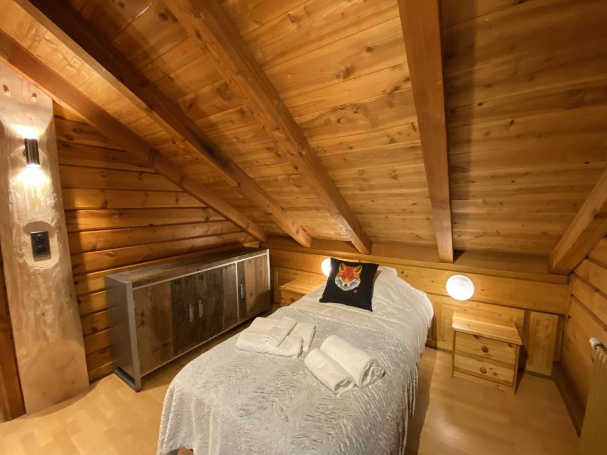Le Renard Chalet En Bois Ла Брес Екстериор снимка