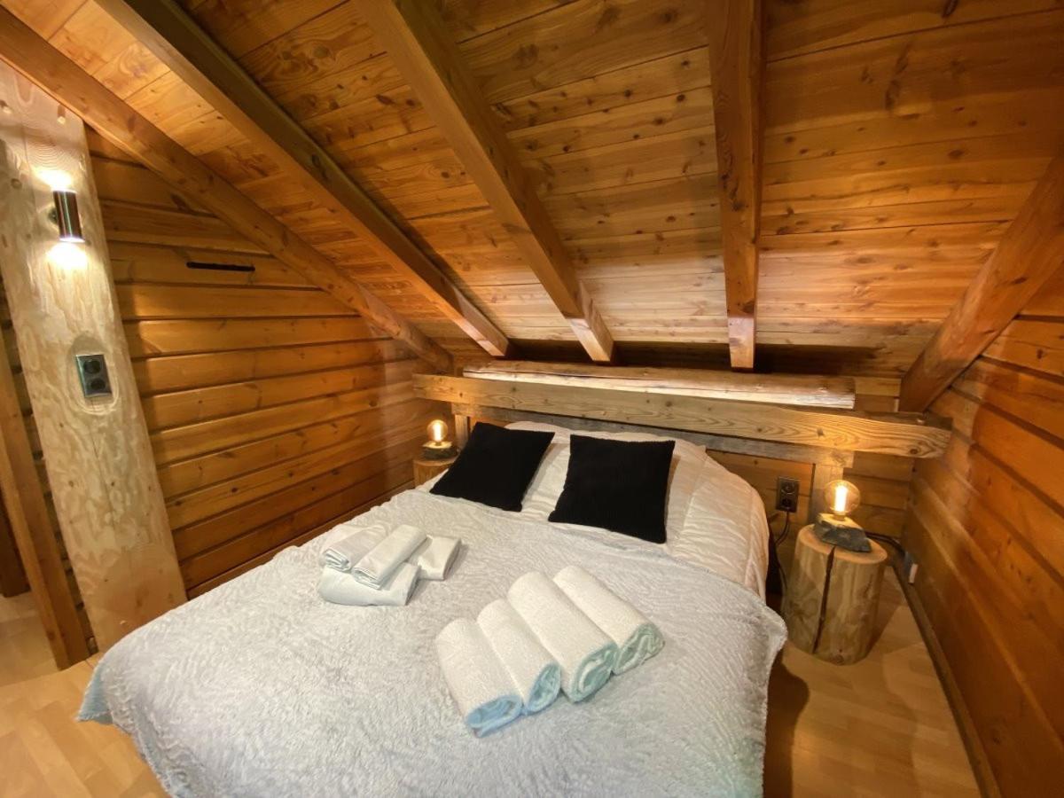 Le Renard Chalet En Bois Ла Брес Екстериор снимка